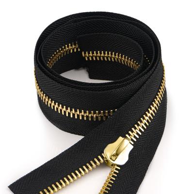 Китай 8 Euro Teeth Metal Zippers for Handbags Customized Color Metal Roll Long Chain Zipper продается