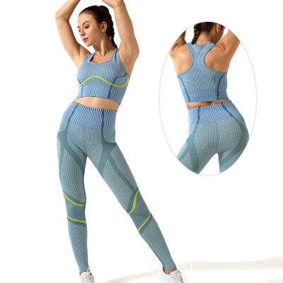 China New Breathable Large Size Outdoor Running Fitness Clothing Suit Striped Hip-Lifting And Quick-drying Yoga Clothing Quilting Suit for sale