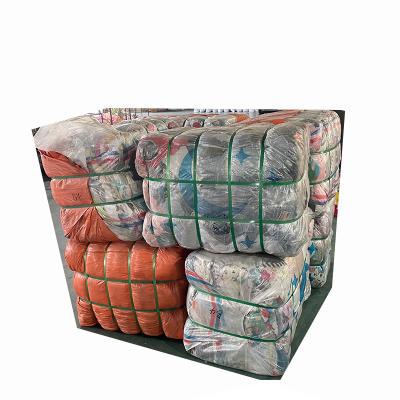 China Mixed style Wholesale Second Hand Clothing In Bale Bulk Apparel Container Supplier Summer Bales 45kg Used Clothes Guangzhou Mixed for sale