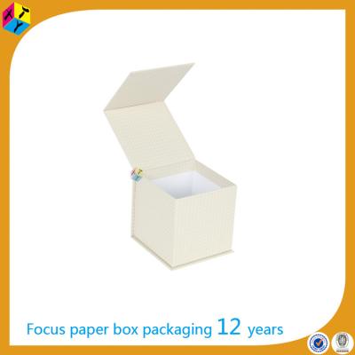 China Recycled Materials Food 2x2x2 Custom Packaging Favor Boxes for sale