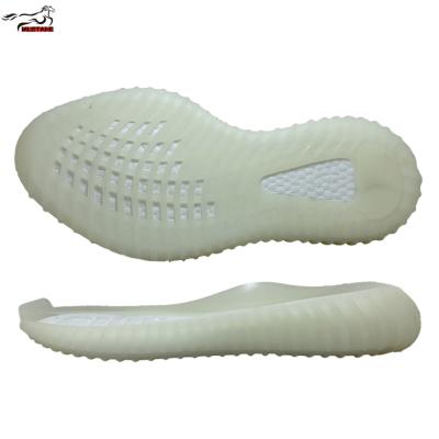 China Outsole For New 350 Sport Shoes 2021 Sneaker TPU Sole DM TPU Yeezy Popcorn Casual Sole Shoe Running Glow In The Dark Sole for sale