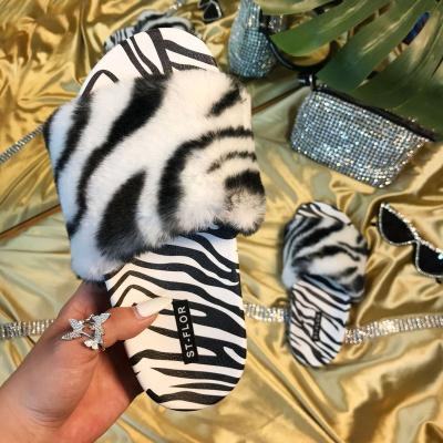 China Wholesale Luxury Faux Fur Slippers Slippers Anti-odor Fashion Animal Pattern For Women And Girls for sale