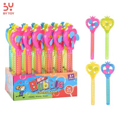 China 18CM Plastic Hot Selling Cute Crown and Shark Shape Outdoor Summer Soap Water Bubble Wand Toys for sale