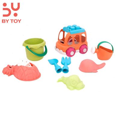 China Plastic Outdoor Baby Beach Play Water Toy Set Children Beach Play Straw Material Marine Animal Toy Car for sale