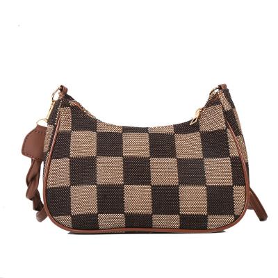 China 2022 Fashion Checkerboard Canvas Cheap New Underarm Lady Bags Popular Shoulder Messenger Bag for sale