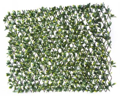 China MZ186006A Hot Selling Easily Assembled Realistic Leaves Design Willow Fence For Outdoor for sale