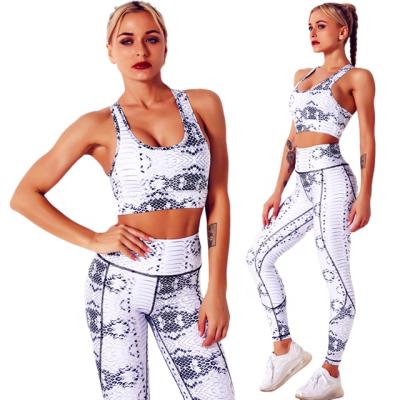 China Breathable Hot Sale Wholesale New Product Sports Quick Dry Yoga Wear Two Piece Set For Women for sale