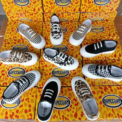 China Wholesale Cheap Breathable Vulcanized Casual Comfortable Kids Sneakers Kids Lace Up Canvas Shoes K0309-24 for sale