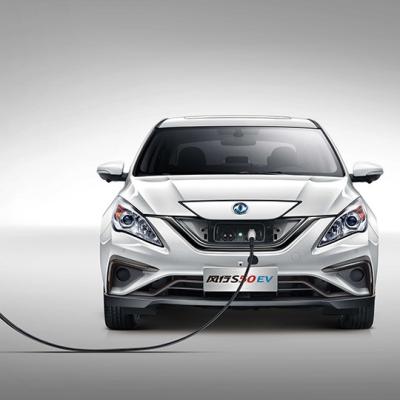 China Dongfeng S50 leather online discount and high speed used ev car sedan with EEC electric car/electric car for sale