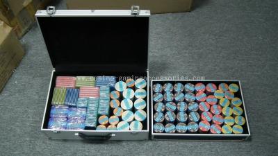 China Customized Acrylic Casino Poker Chip Set , Professional Gambling Poker Set 700 for sale