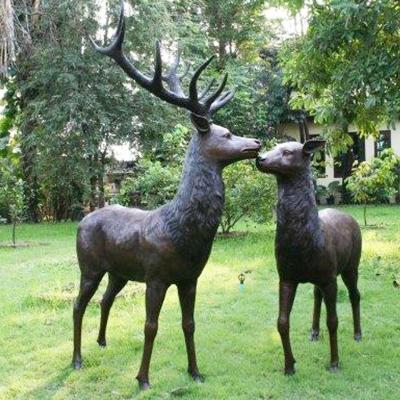 China Europe Life Size Bronze Yard Lawn Park Buck Doe Sculpture Male Female Deer Statue for sale