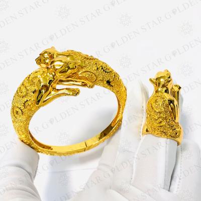 China Trendy African Jewelry Luxury Gold Plated Star Jewelry Gold Plated Charm Bracelet Filled Open Cuff Brass Bangle for sale