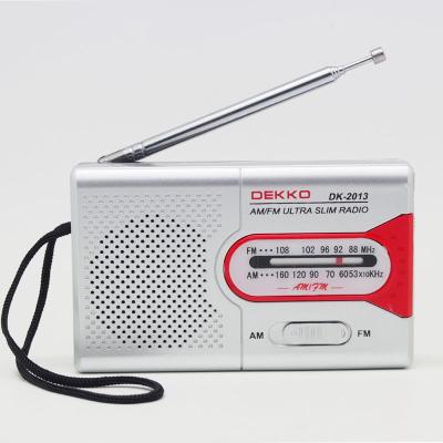 Chine Hot Selling Radio Factory AM/FM Dual-band Pocket Radio Desktop Portable Easy To Operate Elderly Health Entertainment Radio Walkman Use AA Battery à vendre