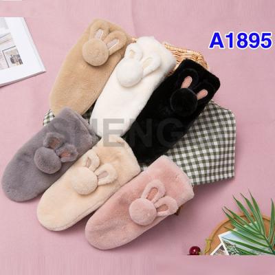 China Custom Soft Warm Phone Touch Logo Wool Finger Acrylic Custom Recycle Winter Cold Weather Warm Winter Children Yarn Mitten Cute Fur Gloves for sale