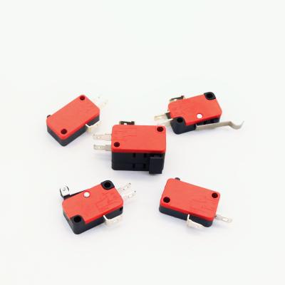 China Small Push Button Auto Micro Switch 3pins 16A 250V Electronics Micro Limit Switch With Roller for sale