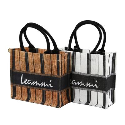 China Best Selling Eco-friendly Tote Jute Bag Shopping Fashionable Tote Handled Bags High Quality Burlap Bags Customizable Logo for sale