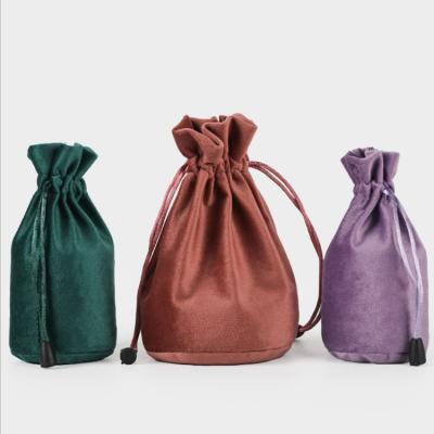 China Custom Drawsting Large Capacity Wine Bottle Drawstring Bag Dust Proof Velvet Cloth Jewelry Bag Logo Gift Bags for sale