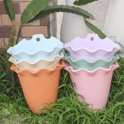 China Factory Wholesale Price Modern Hanging Planter Plant Flower Basket Plastic Pot for Outdoor Balcony and Garden for sale