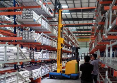 China Estantes voladizos laterales de acero del almacenamiento de Warehouse Singlel para el centro de distribución en venta