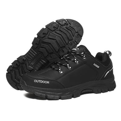 China Men's outdoor leisure sports shoes trekking adventure practical training hiking shoes à venda