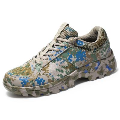 China Sell well new type men's camouflage outdoor military training shoes tooling training leisure running shoes à venda