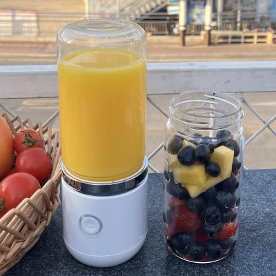 China 3.7V Car Travel Portable Rechargeable Battery Smoothie Blender Baby Food Maker 4 Blades USB Blender Blender Cup for sale