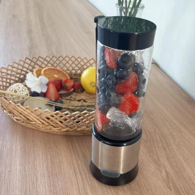 China 2020 New Arrival Car S/S Housing Ice Crushing Function USB Blender With Cord 6 Leaf Blade Rechargeable Portable Blender Cup for sale