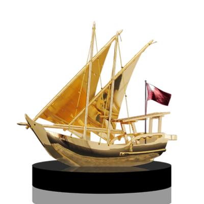 China Custom Logo China Golf Trophy Gold Boats Metal Opens Boat Trophy Gold Metal Trophy for sale