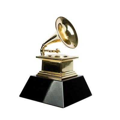 China Folk Art Design Metal Made 3D Phonograph Trophy Souvenir Music Trophy Grammy Awards Trophy for sale