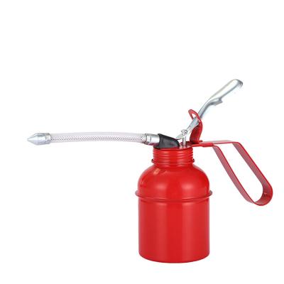 China Steel Metal Oiler can Dispenser 200cc 300cc 500cc Hand Steel Lubricant Oil For Hydraulic Finger Pump for sale