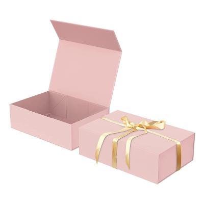 China Custom Recycled Square Rose Packaging Materials Cardboard Magnetic Folding Gift Box With Lid for sale