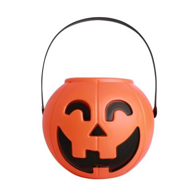 China Portable Halloween popular candy pumpkin bucket lantern kids trick treat pumpkin candy bag grin flower plastic diy basket for sale