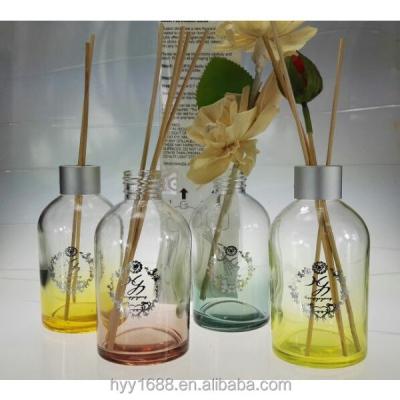 China 200ml Viable Round Boston Glass Rattan Reed Diffuser Empty Bottle With Screw For Aroma for sale