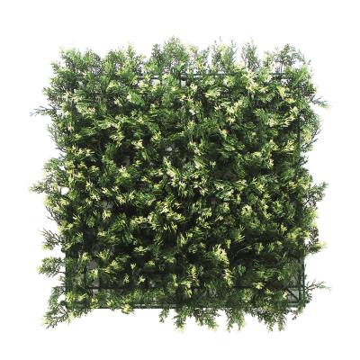 China Heavy Metal Free Easy Installation Green Grass Anti-UV Easy Plants Wall Artificial Hedge Mats for sale