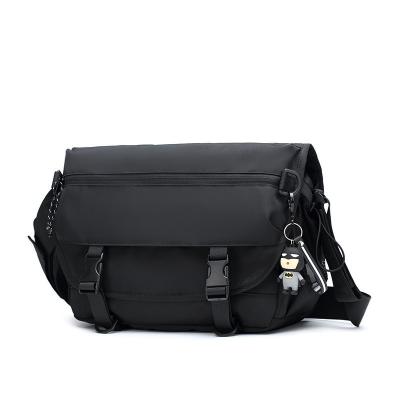 China Multi-layer structure large capacity shoulder bag color man leisure bag portable single messenger bag for man for sale