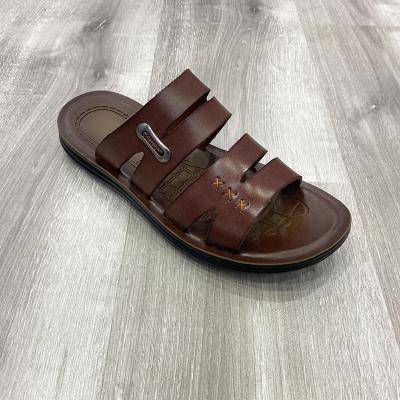 China New Design Fashion Trend New Arrival Men's Slippers Metal Slippers Buckle Decoration Brown Leather Men's Casual Slippers for sale