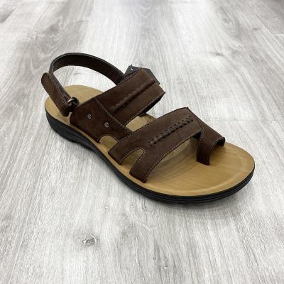 China Waterproof Arab Leather Slippers Men Sandals Hand-stitched Flip Flop Mens Leather Sandals for sale