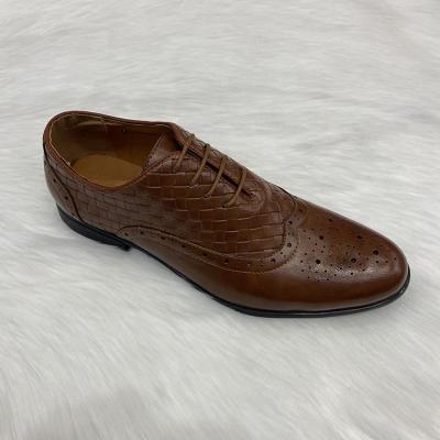 China Custom Flat Fashion Men's Lace-Up Leather Shoes, Solid Color Men's Business Leather Shoes, Embossed Square Led Men's Leather Shoe for sale