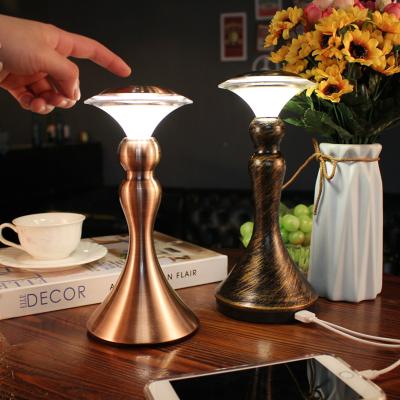 China Modern hot sale Nordic luxury led table light touch switch touch switch LED coffee bar decorative table lamp with USB for sale