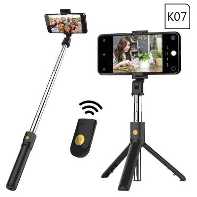 China Aluminum Extendable Wireless Mount Phone Holder Selfie Stick Wireless Remote Selfie Flexible Stick for sale