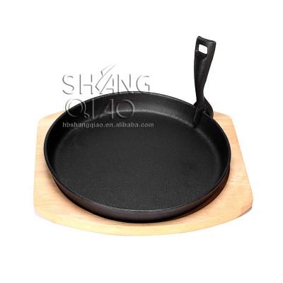 China CLASSIC Hot Plate Cast Iron Steak Pre-Seasoned Pan Fajita Sizzling Platter with Wood Base Plate for sale