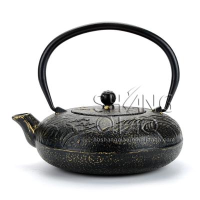 China Durable Safe Stovetop Cast Iron Shiny Enameled Inner Tea Kettle With Removable Stainless Steel Infuser 800ml for sale