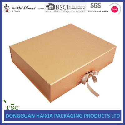 China Offset Printing Decorative Gift Boxes Glossy Varnishing Recyclable Featuring for sale