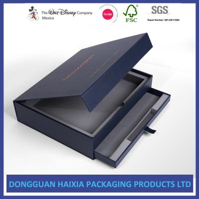 China Black Surface Magnetic Closure Gift Box 4 Color Offset Printing Design for sale