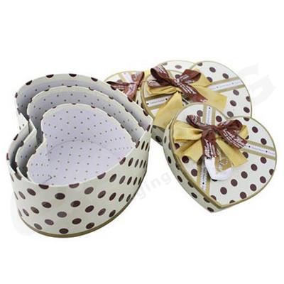 China Multi Color Christmas Gift Boxes , Heart Shaped Rigid Presentation Boxes for sale