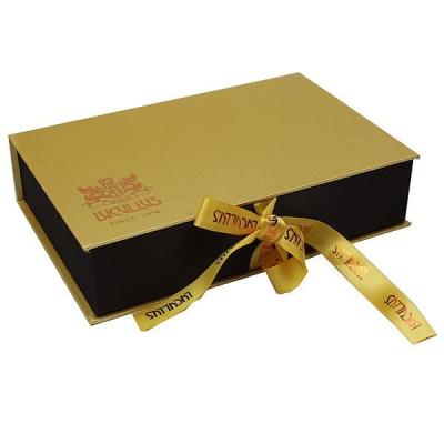 China Yellow Cardboard Gift Boxes With Handles Artcard Paper Material Optional for sale