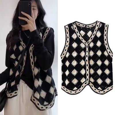 China Fashion Women's Casual Vest Embroidery Waistcoat Lady Spring Knitted Vest Crochet Breathable Hollow Out Sweater Vest for sale