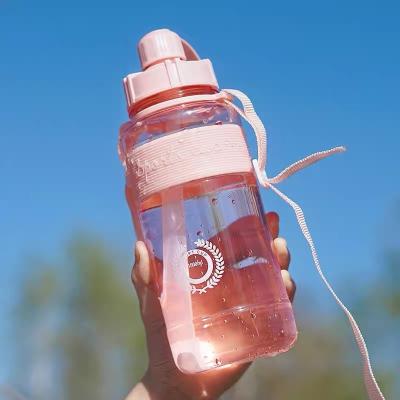 China 2021 NEW Fashion Sports Water Bottle 1L 2L Large Capacity Plastic Water Bottle Big With Straw for sale