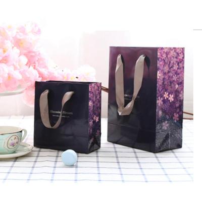 China Recyclable Custom Paper Handbags Bags for sale