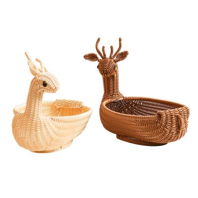 China Sustainable Huangtu Woven Deer Shape Design Storage Basket Handmade Rattan Animal Shape Basket For Fruit for sale